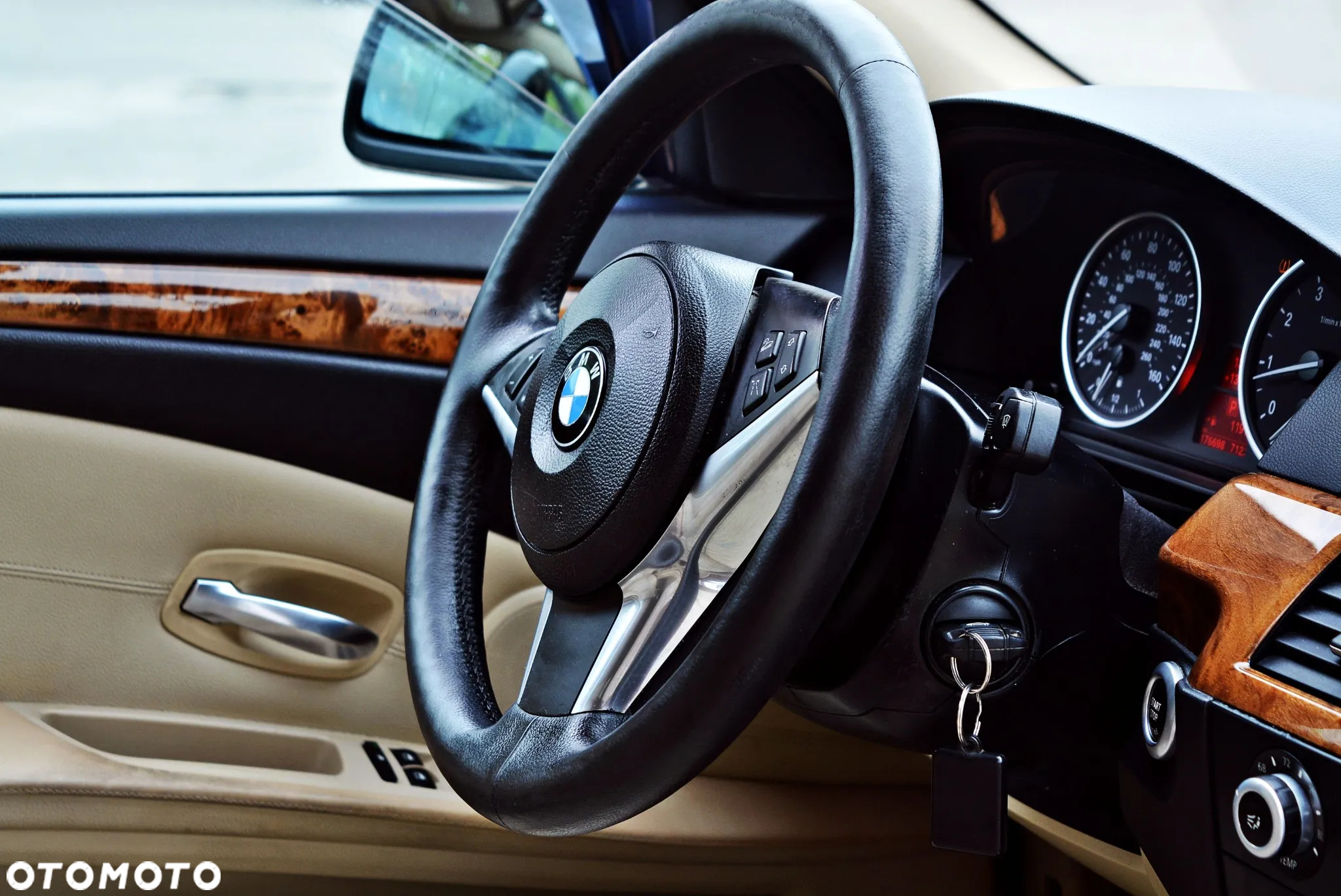 BMW Seria 5 535i xDrive Luxury Line - 17