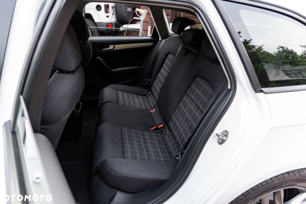 Audi A4 Avant 2.0 TDI DPF clean diesel Attraction - 20