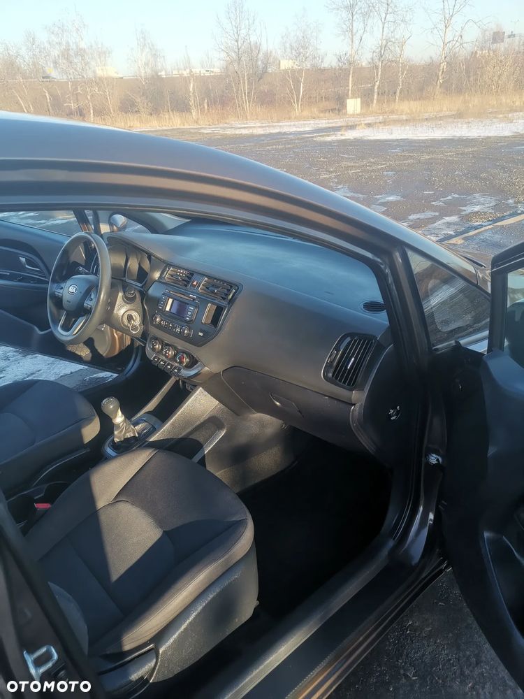 Kia Rio - 6