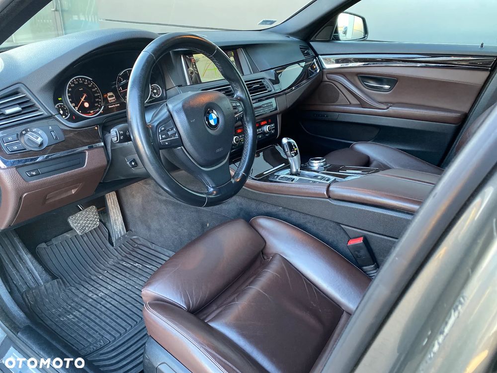 BMW Seria 5 525d xDrive Luxury Line - 10