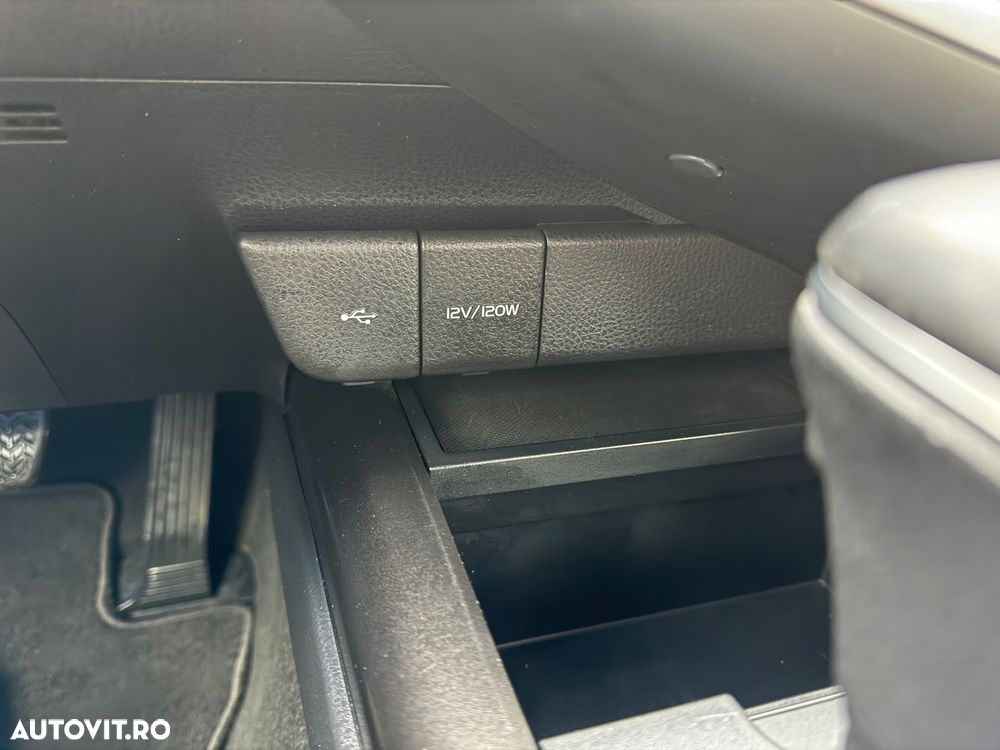 Toyota Camry Business Edition - 27