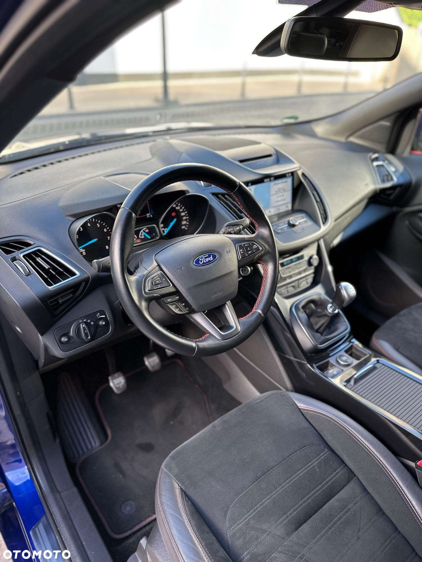 Ford Kuga 1.5 EcoBoost 2x4 ST-Line - 23