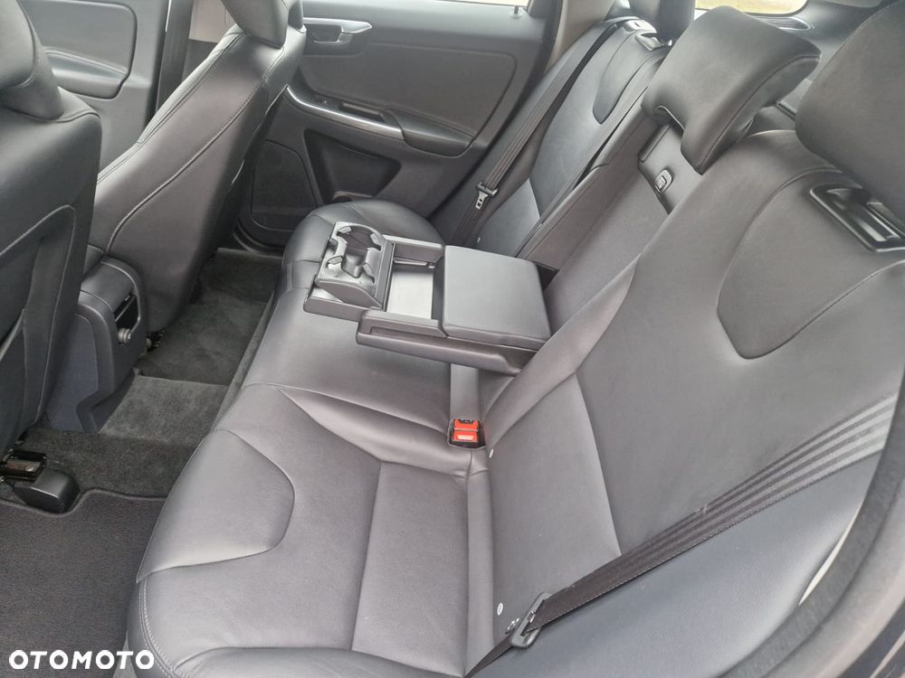 Volvo XC 60 D4 Geartronic Summum - 18