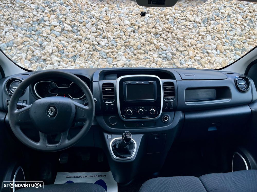 Renault Trafic 1.6 DCI Cabine dupla 6 lugares versão longa - 28