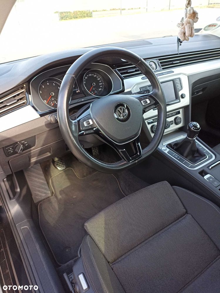Volkswagen Passat - 7