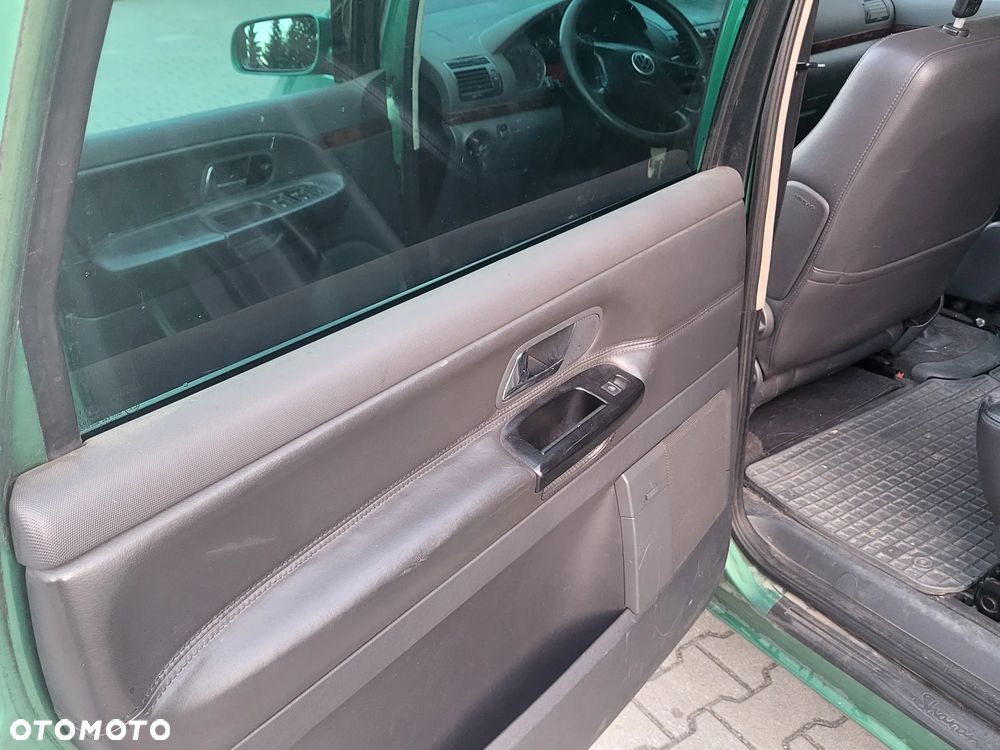 Volkswagen Sharan 1.9 TDI Highline - 19