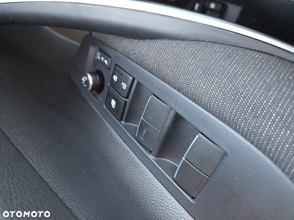 Toyota Corolla 1.8 Hybrid Style - 22
