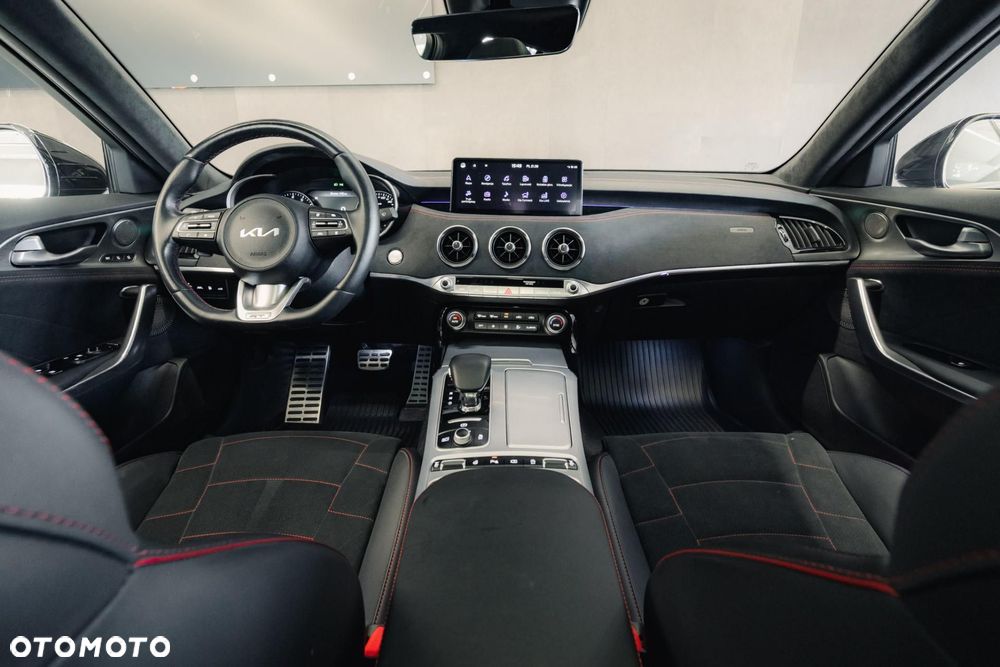 Kia Stinger 3.3 T-GDI V6 GT AWD - 11