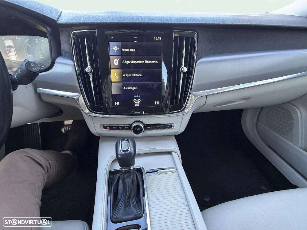 Volvo V90 2.0 D4 Momentum Plus Geartronic - 9