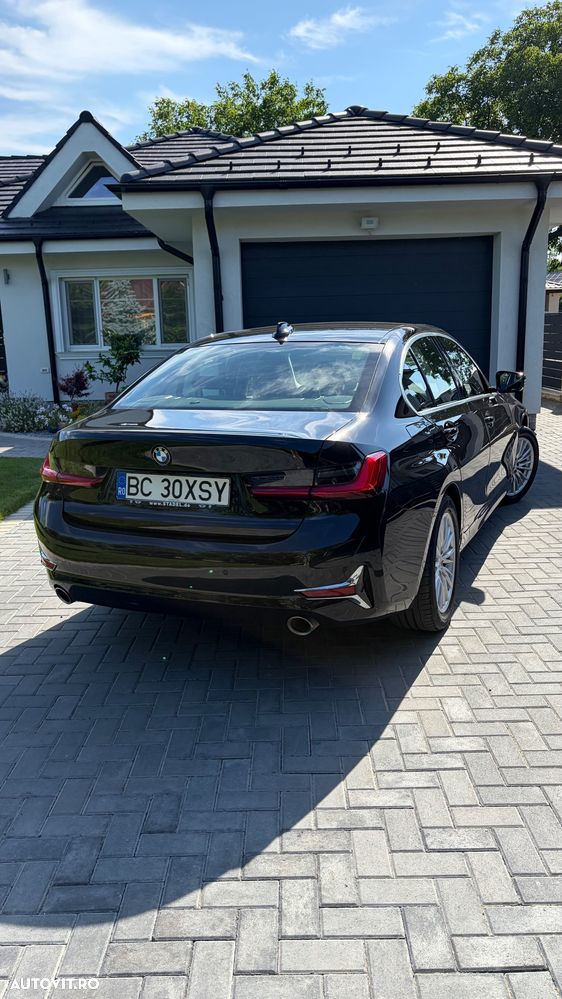 BMW Seria 3 320i Aut. Luxury Line - 29