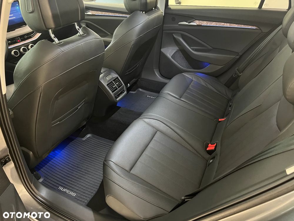 Skoda Superb 2.0 TDI SCR 4x4 L&K DSG - 12