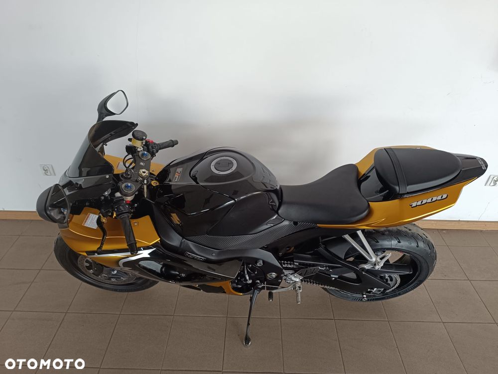 Suzuki GSX-R - 10