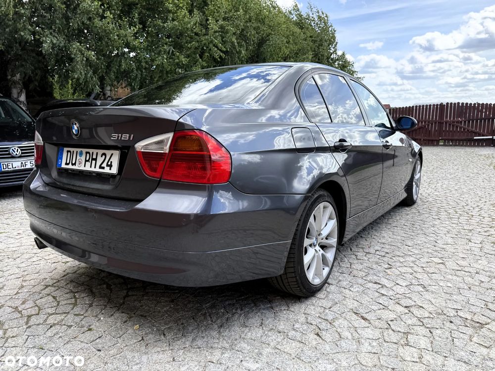 BMW Seria 3 318i Edition Sport - 9
