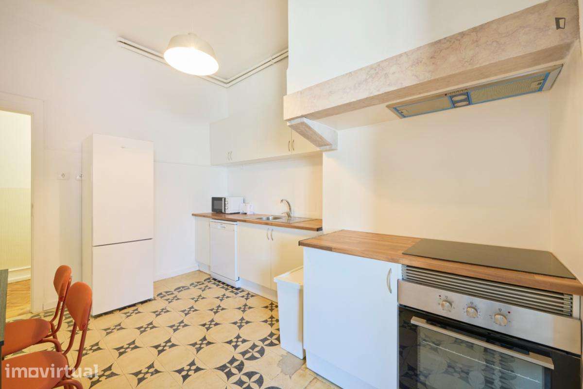 Quarto - localizado em Alameda Lisbon - Grande imagem: 2/24