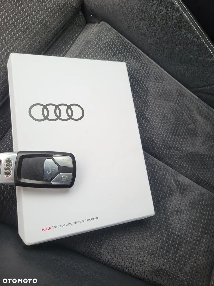 Audi Q5 55 TFSIe quattro S tronic S line - 32