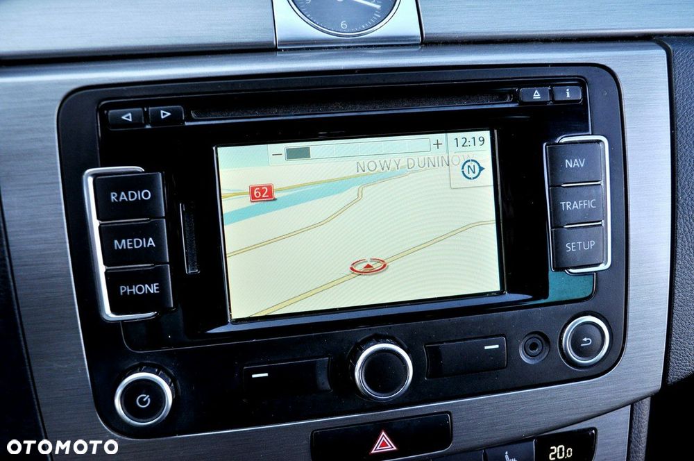 Volkswagen Passat - 22