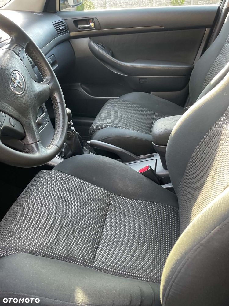 Toyota Avensis 2.0 D-4D Luna - 6