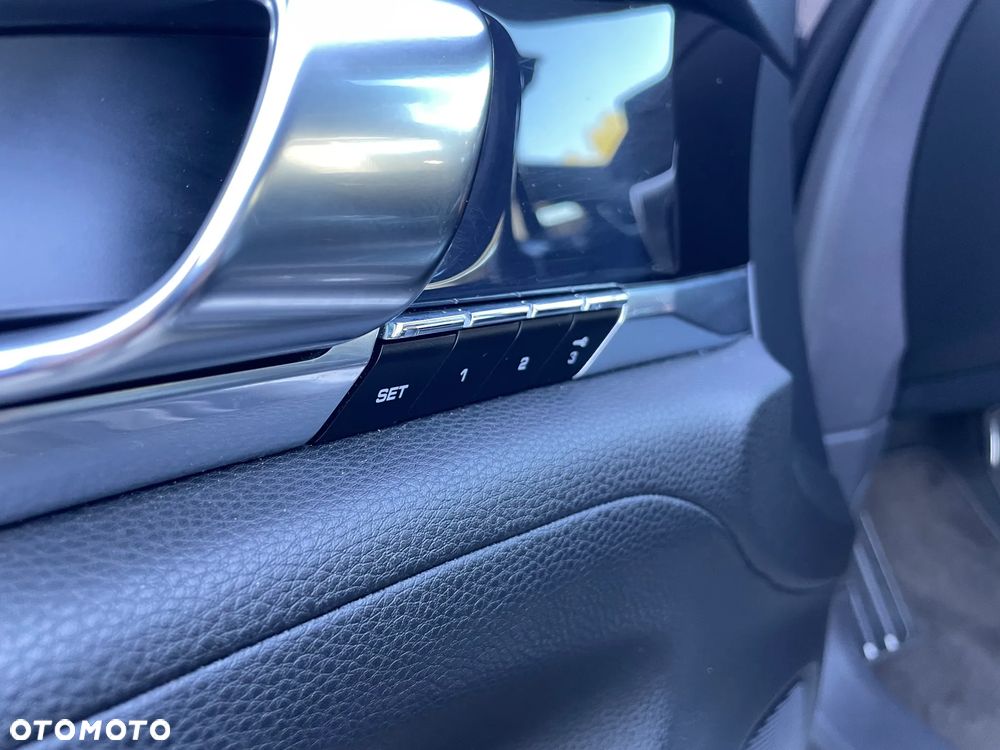 Porsche Panamera - 16
