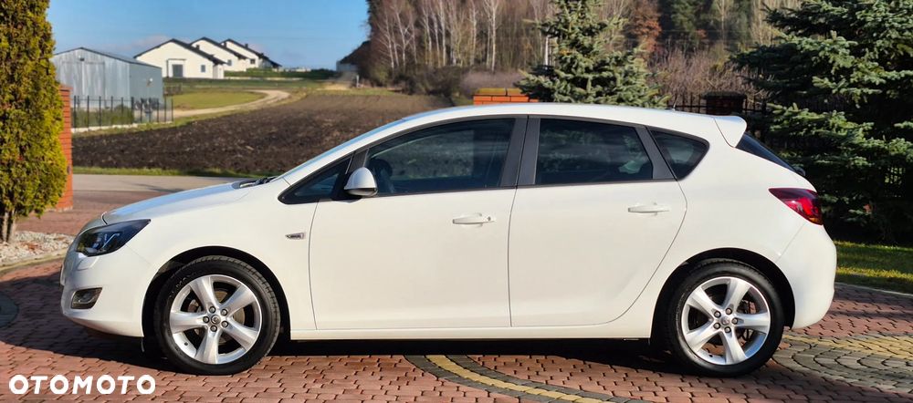 Opel Astra 1.4 ecoFLEX Cosmo - 3