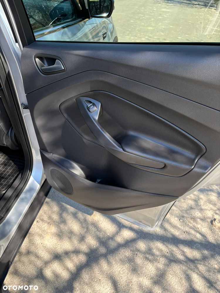 Ford Kuga 1.5 TDCi 2x4 Cool & Connect - 24