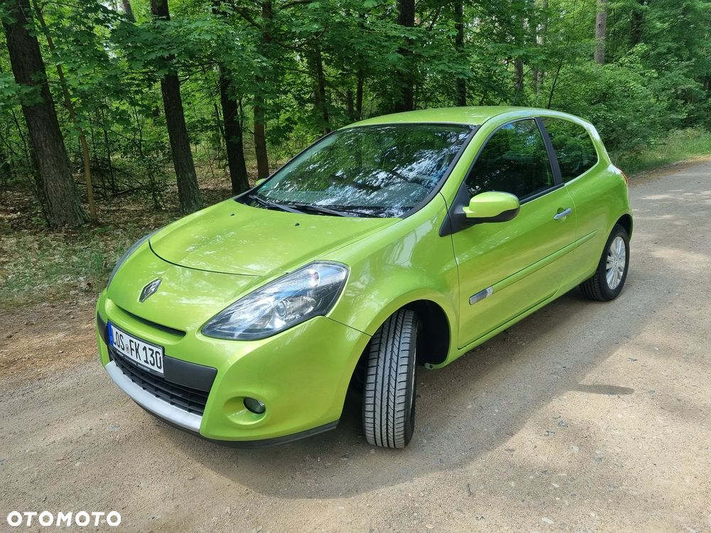 Renault Clio 1.2 16V Emotion - 33