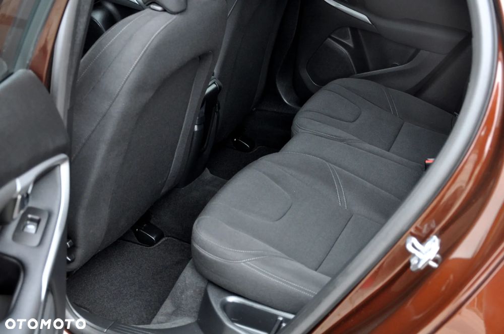 Volvo V40 Cross Country T3 Momentum - 20