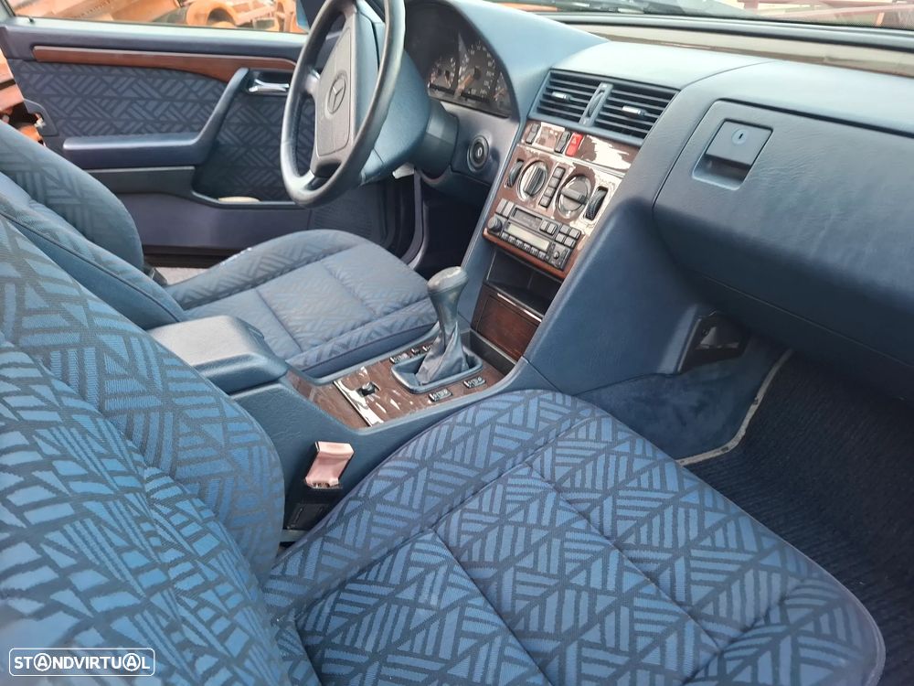 Mercedes-Benz C 180 Elegance - 7