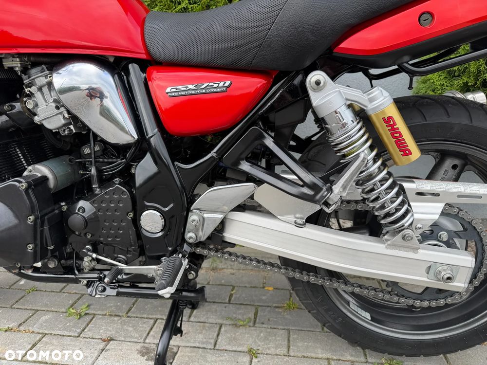 Suzuki GSX - 34