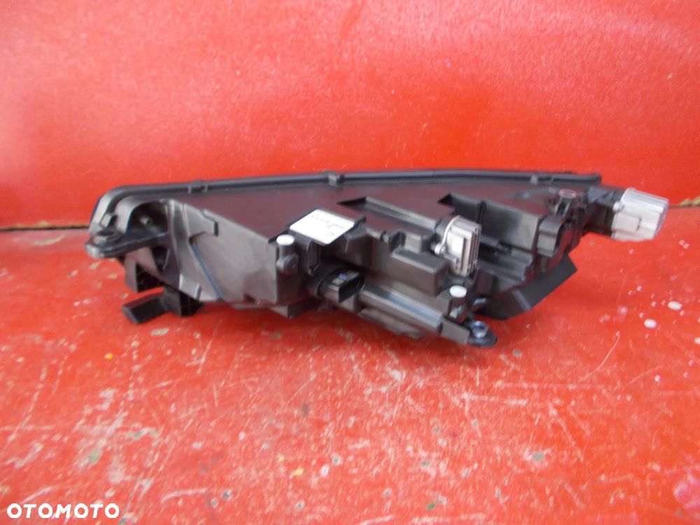 SKODA OCTAVIA IV LAMPA PRAWA FULL LED - 5E4 941 016A - 2