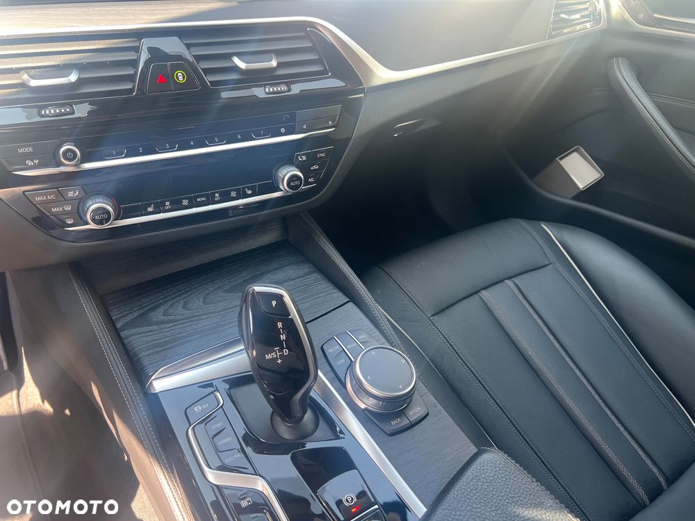 BMW Seria 5 530e iPerformance GPF Luxury Line - 28