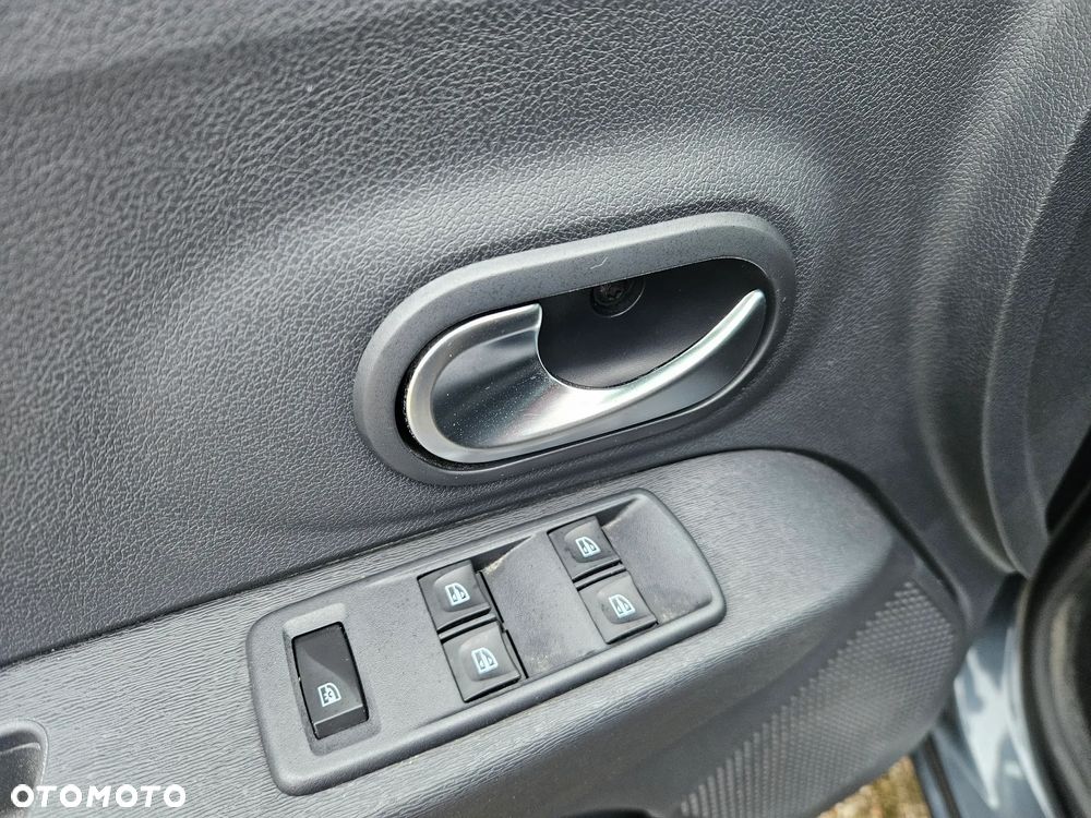 Dacia Lodgy 1.6 SCe Stepway S&S - 14