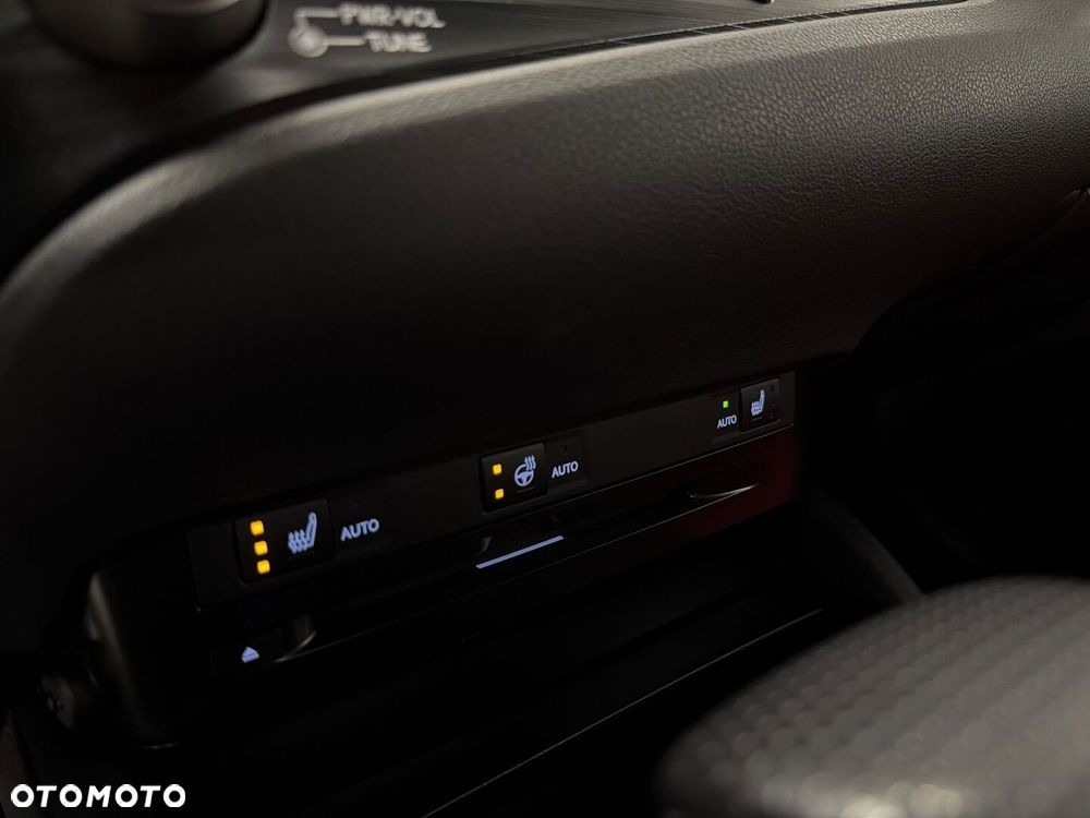 Lexus ES 300h F Sport Edition - 17