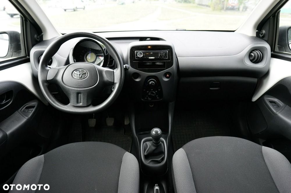 Toyota Aygo x - 11