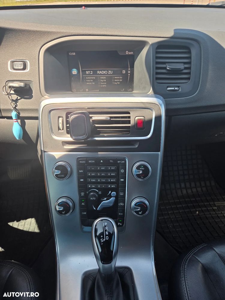 Volvo V60 D4 Summum - 10