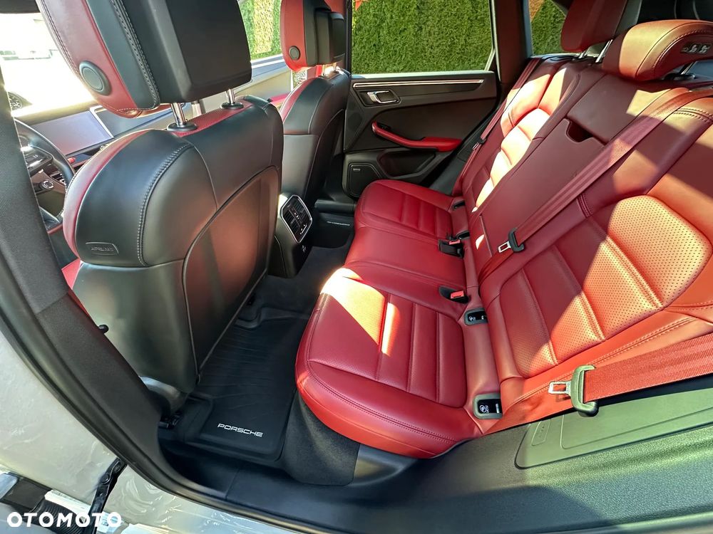 Porsche Macan - 10