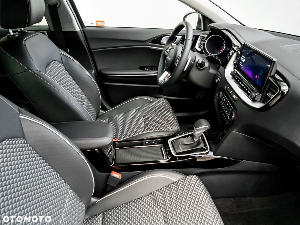 Kia Ceed 1.5 T-GDI Tribute DCT - 17