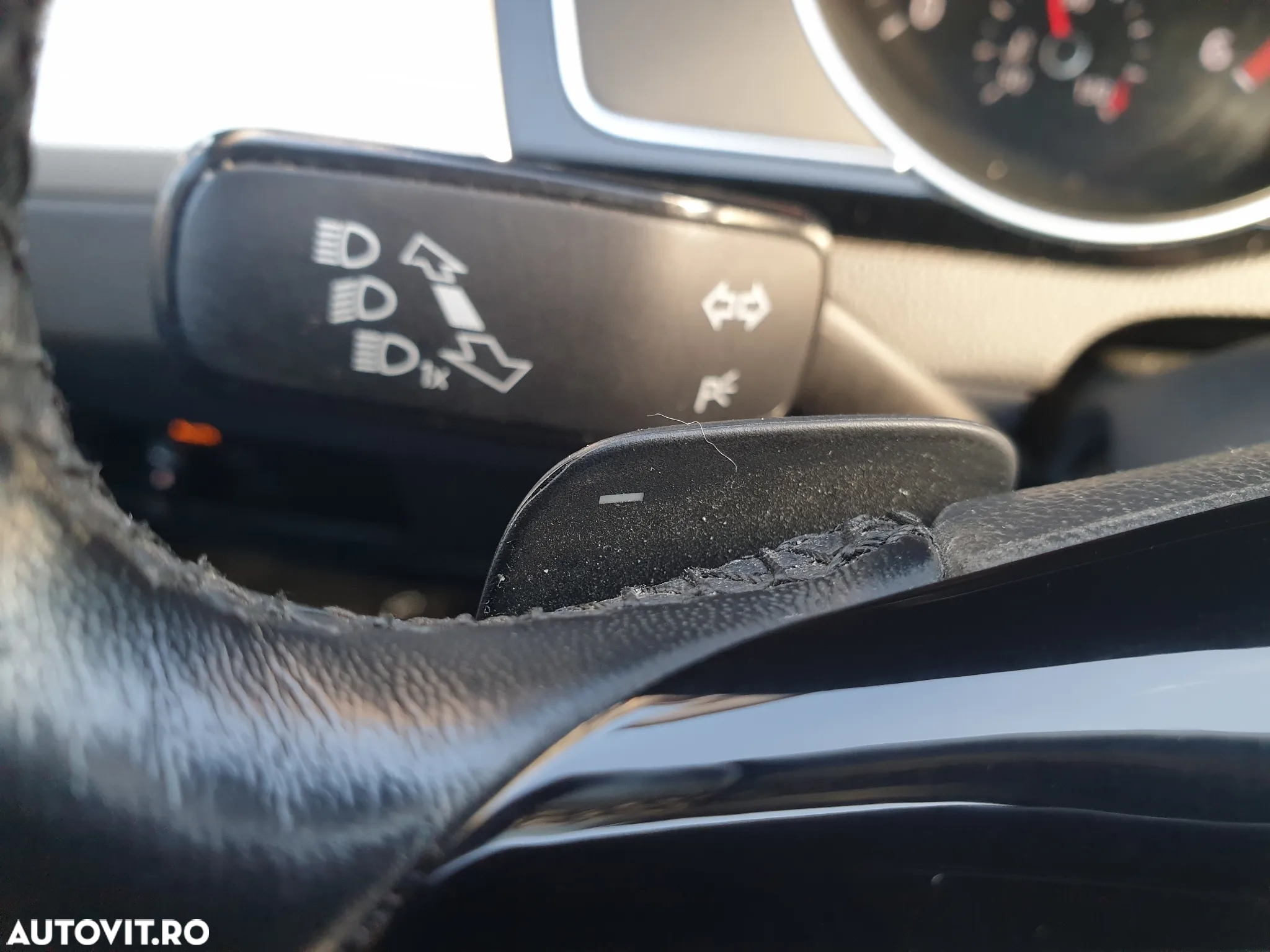 Volkswagen Passat 2.0 TDI DSG Comfortline - 35