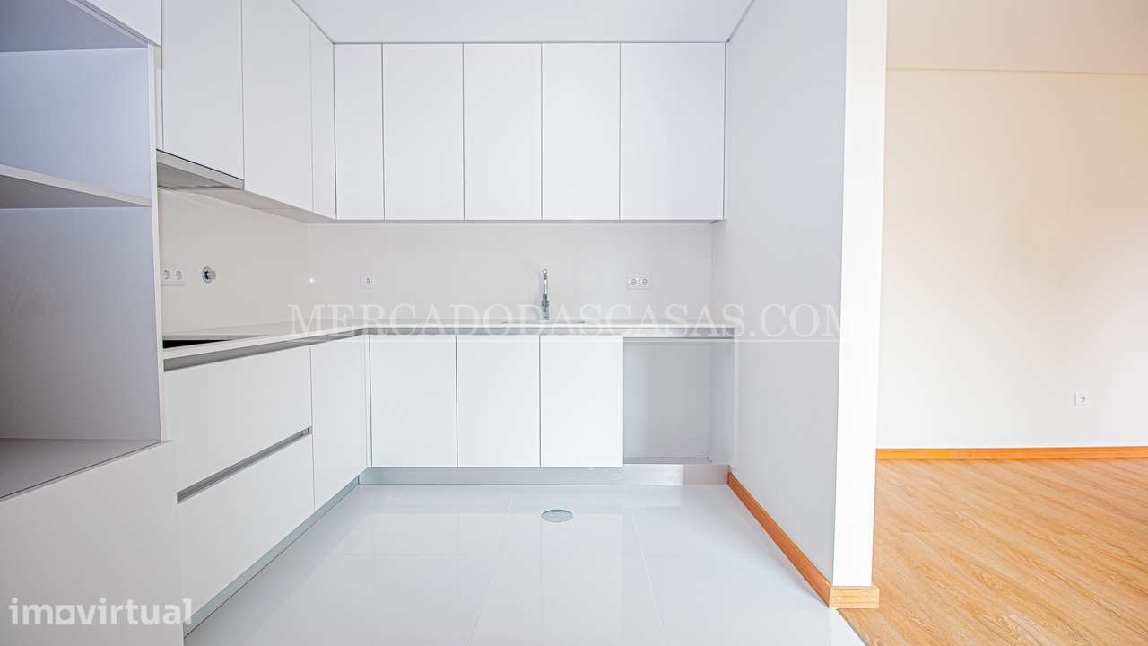 Apartamento T3 C/ Qualidade construtiva, amplas áreas, piscina no c... - Grande imagem: 4/19