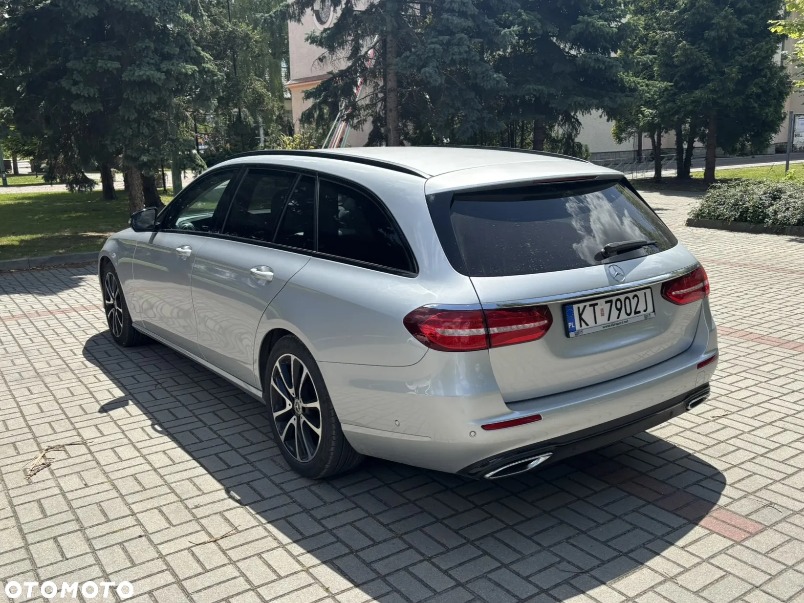 Mercedes-Benz Klasa E 220 d 9G-TRONIC - 4
