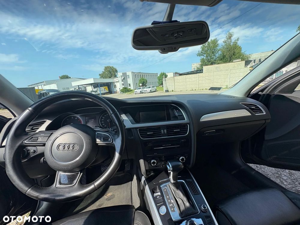 Audi A4 Limousine - 11