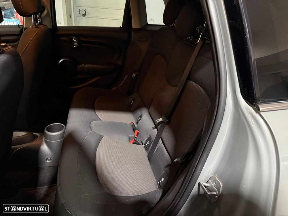 MINI 5 Portas Cooper D - 6