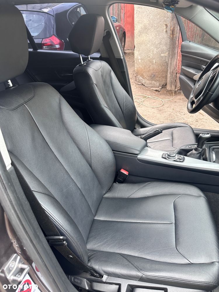 BMW Seria 3 320d - 25