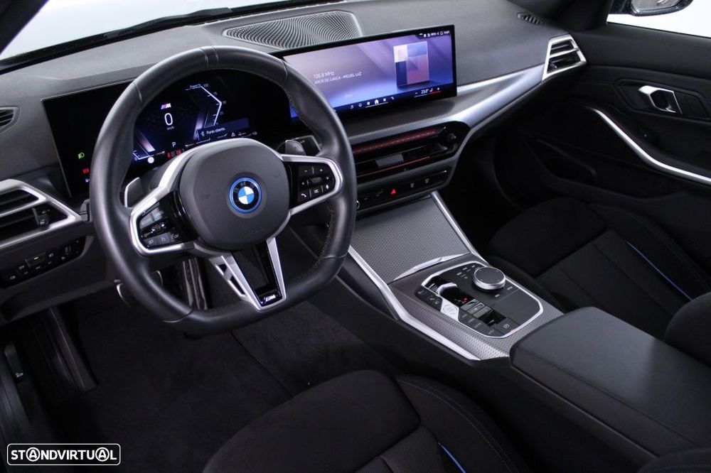 BMW 330 e Pack Desportivo M Auto - 34