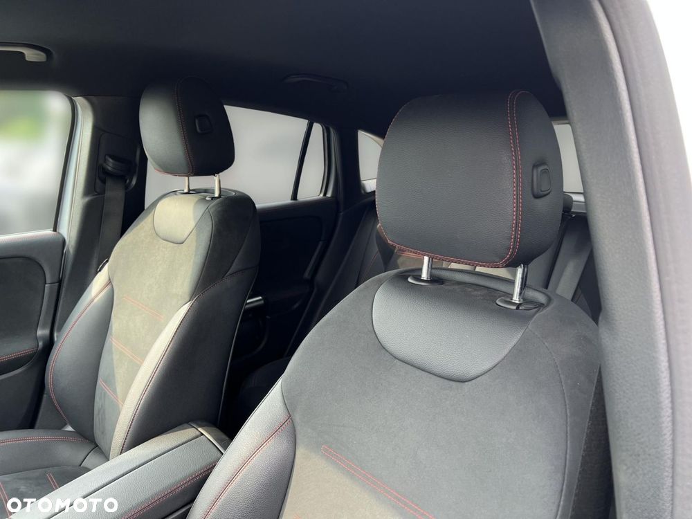 Mercedes-Benz GLA 200 AMG Line - 12