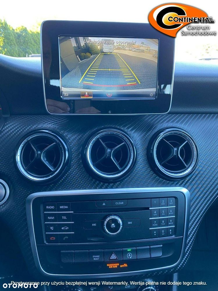 Mercedes-Benz GLA - 9