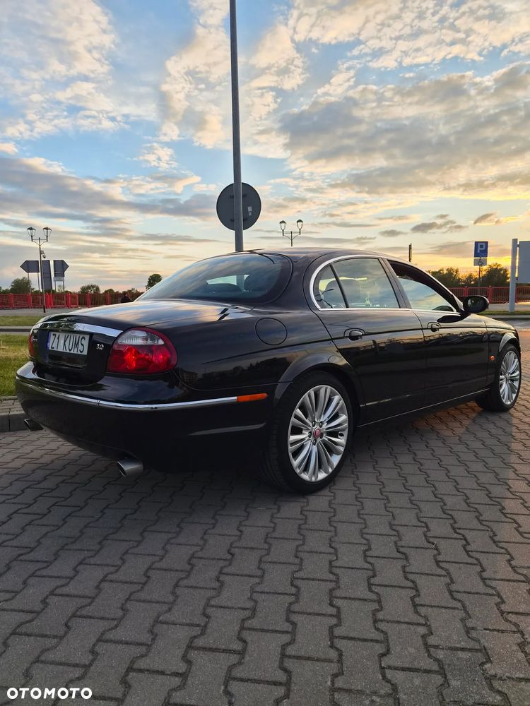 Jaguar S-Type - 7