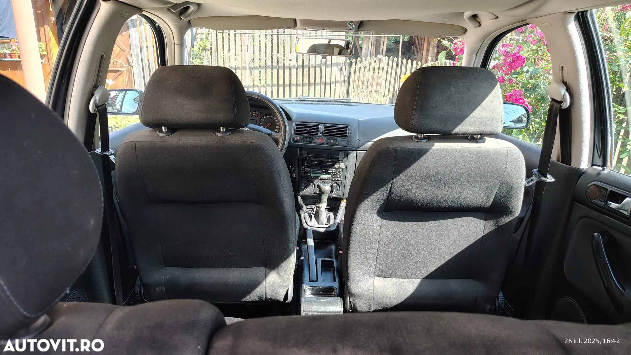 Volkswagen Golf - 2