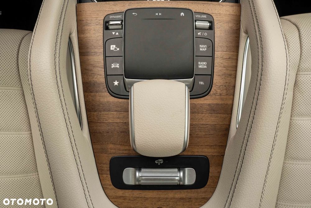 Mercedes-Benz GLS - 25