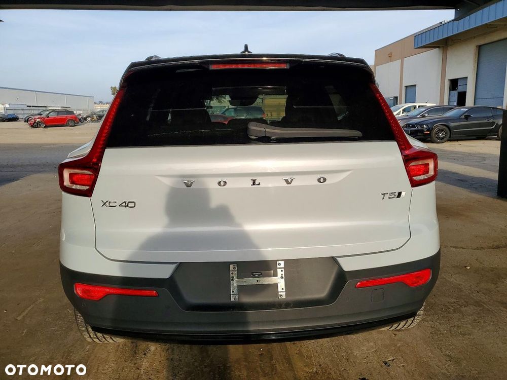 Volvo XC 40 T5 AWD Geartronic R-Design - 6