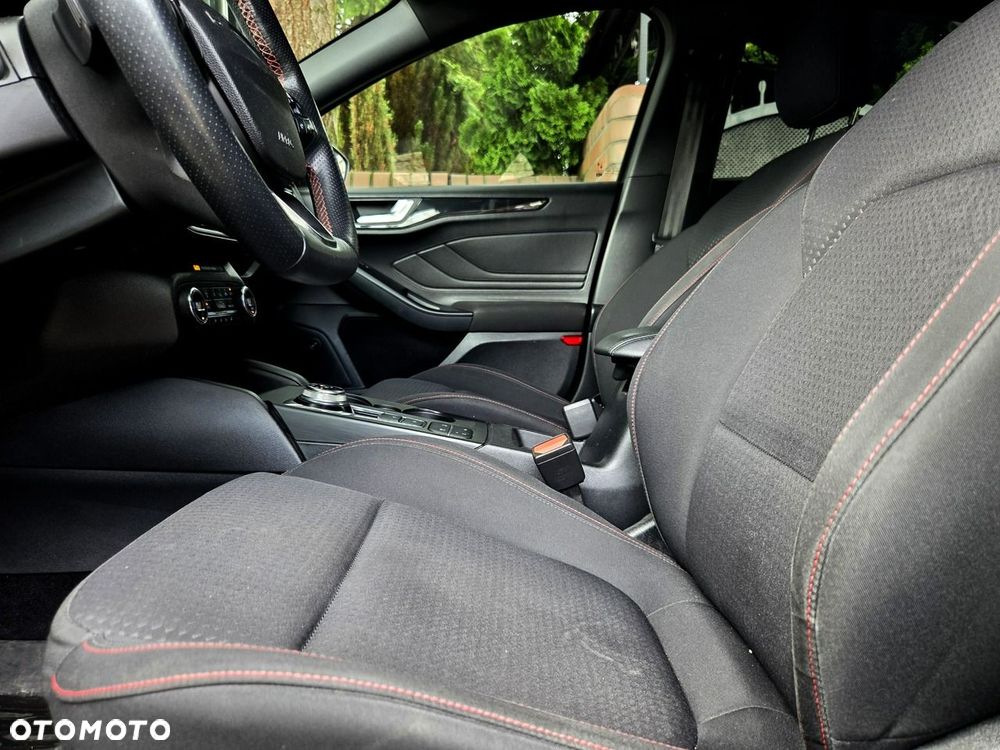 Ford Focus 1.5 EcoBoost ST-Line - 8